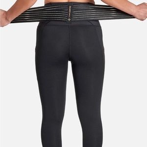 Tommie Copper compression leggings 24” L in black.